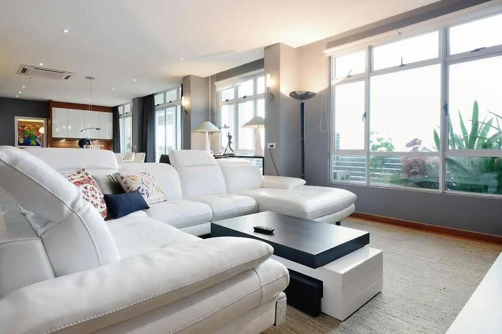Lavish Retreat: Stylish & Scenic Penthouse Apartment Johor Bahru