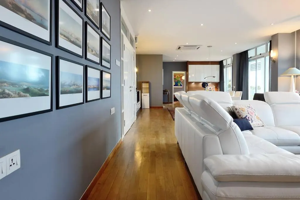 Lavish Retreat: Stylish & Scenic Penthouse Apartment Johor Bahru