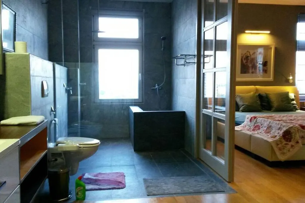 Lavish Retreat: Stylish & Scenic Penthouse Apartment Johor Bahru