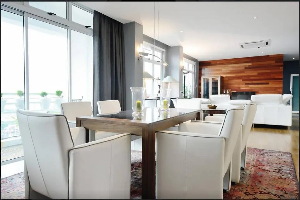 Lavish Retreat: Stylish & Scenic Penthouse Apartment Johor Bahru